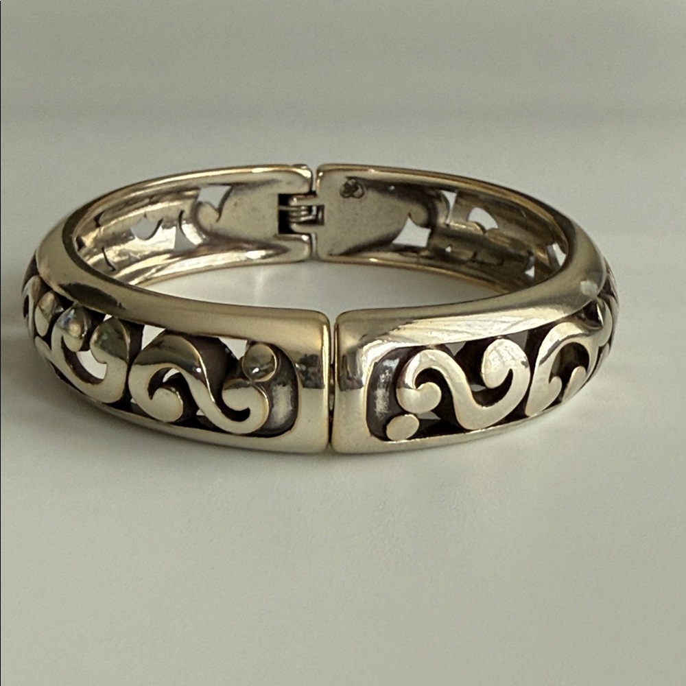 Brighton Contempo Hinged Bracelet - Picture 4 of 6